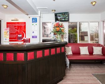 Peartree Lodge Waterside - Milton Keynes - Front desk