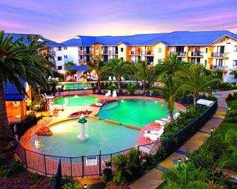 Gold Coast Family Apartment - Mermaid Beach - Pool