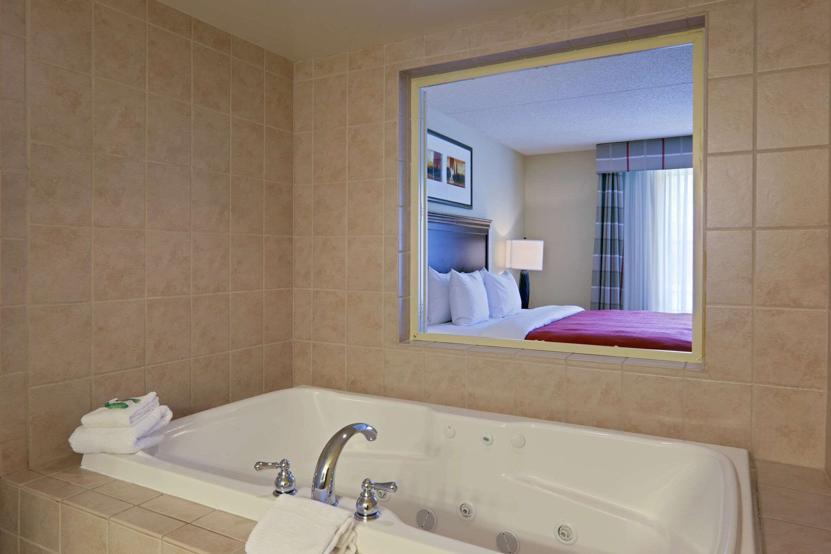 Bathroom view of Country Inn & Suites by Radisson Fredericksburg