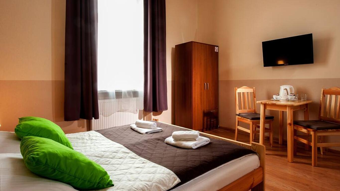 Station Aparthotel