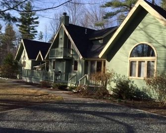 Moultonborough 4BR,2400SF,Suissevale,3 Bath, 1/2 ml-Beach, 3 ml Castle in Clouds - Moultonborough - Edificio