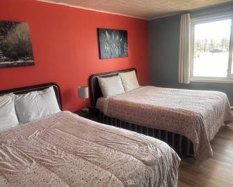 Colonial Motel - Chatham-Kent - Bedroom