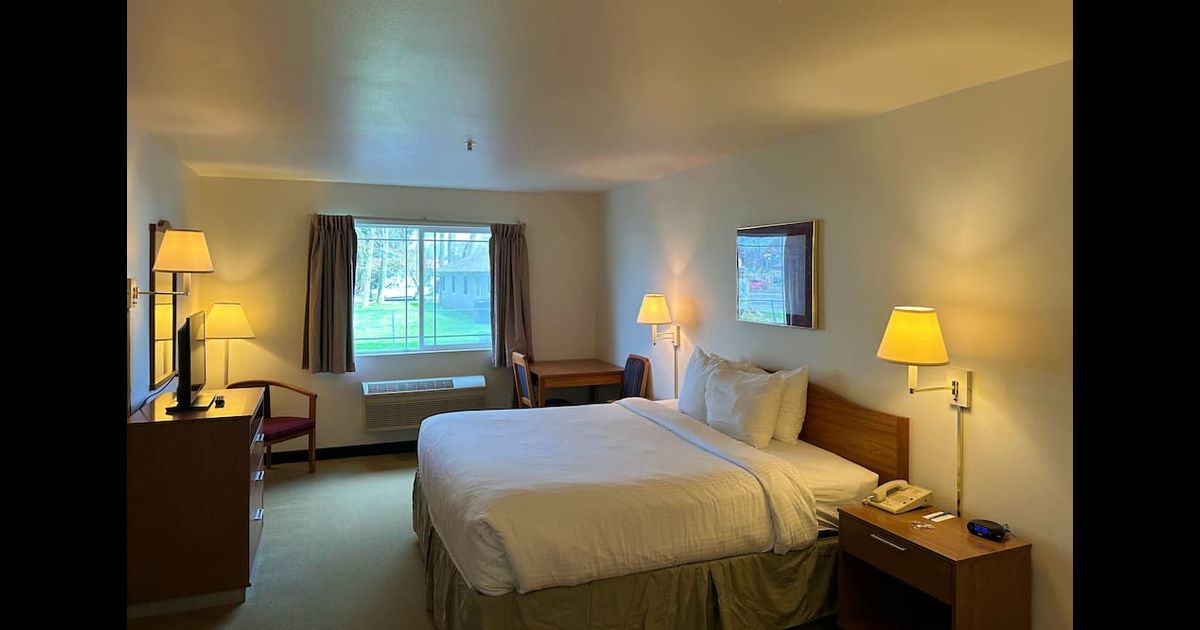 Peppermill Empress Inn in Centralia, the United States from 92 Deals