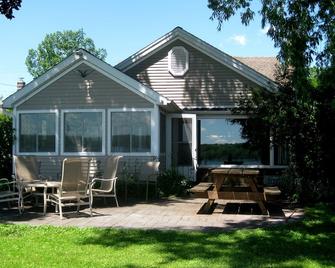 Relax On The Waterfront Of Lake Conesus - Easy Access - Lakeville - Patio