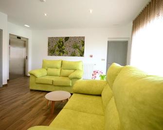 Hotel Duque de Calabria - Manzanera - Sala de estar