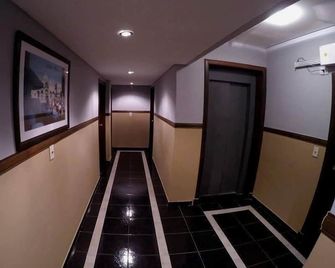 Apart Hotel Della Riviera - San Bernardo - Коридор