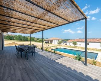 Les Lauriers Roses - Maison climatisée piscine - Bessas - Piscina