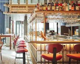 Voco Osaka Central By IHG - Osaka - Bar