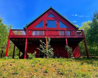 Relax and Unwind in Beautiful West Virginia Cabin - Mathias