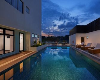 Park Inn by Radisson Putrajaya - Putrajaya - Bazén