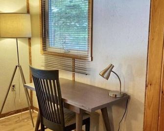 Cozy Pet Friendly Getaway W Fireplace - South Bruce Peninsula - Dotazioni in camera