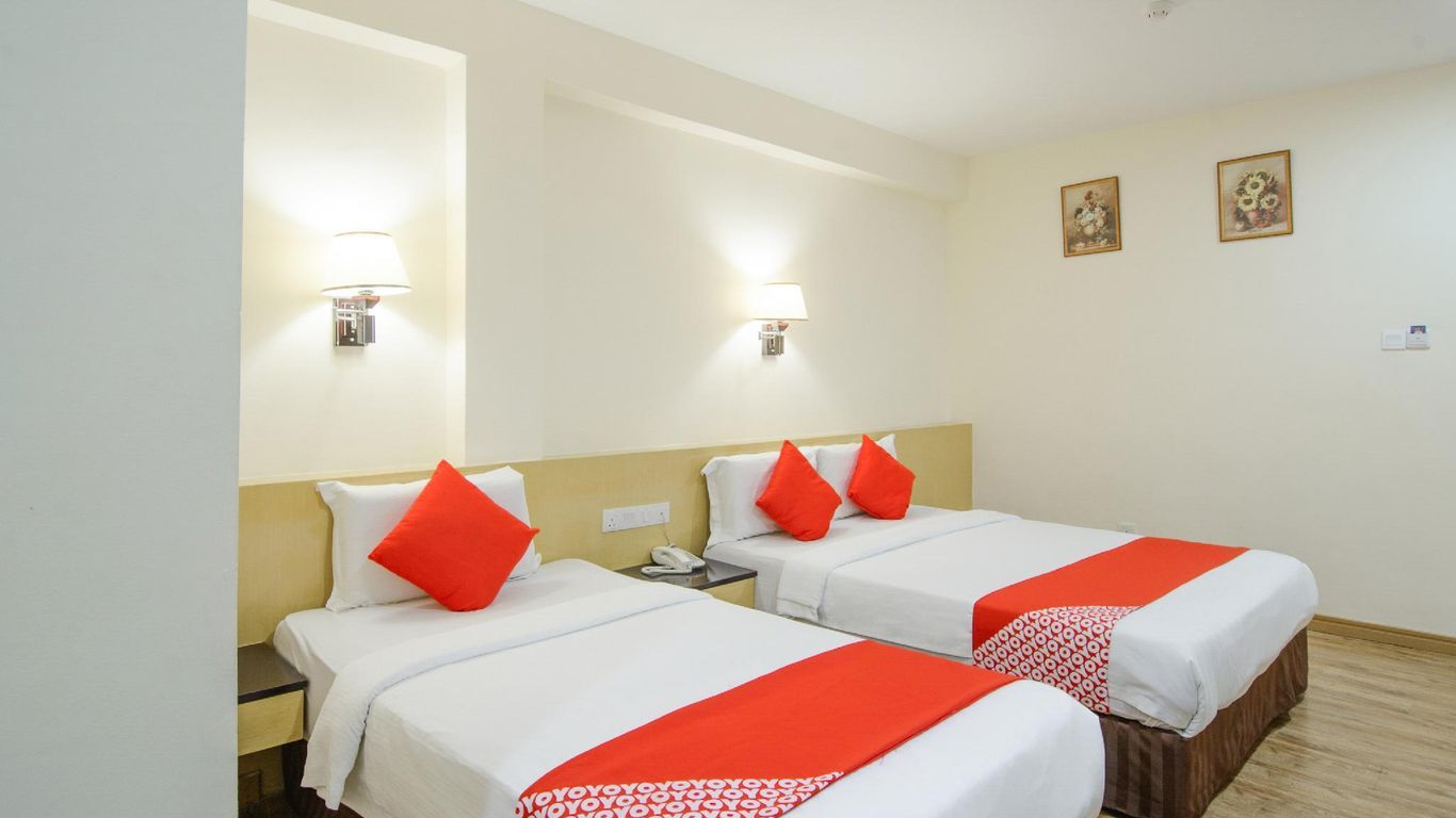 OYO 371 Grand Eastern Hotel