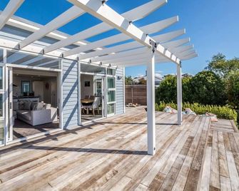Blue Bungalow - Martinborough - Balkon
