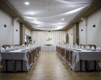 Arnyas Panzio Goedoello - Gödöllő - Salle de banquet
