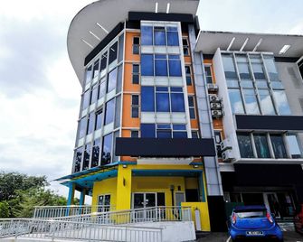 OYO 714 Arina Hotel - Bandar Baru Bangi - Edificio
