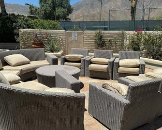 Starlit Ranch| Pool and Spa Estate| Sunrise and Sunset Views - Borrego Springs - Patio