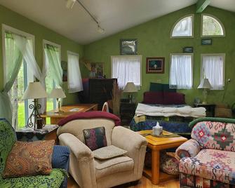 Cottage at Foys Lake Montana - Kalispell - Living room