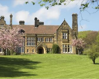 Wrea Head Hall - Scarborough - Edificio