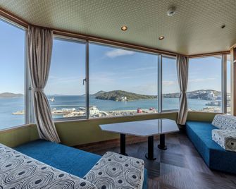 توداي - توبا - شرفة