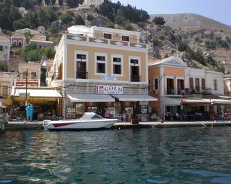 Captain's Suites - Ano Symi - Budova
