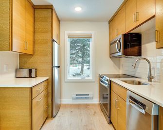 Dual Cottage Property: Walk to Dtwn Northfield! - Northfield - Kuchyň