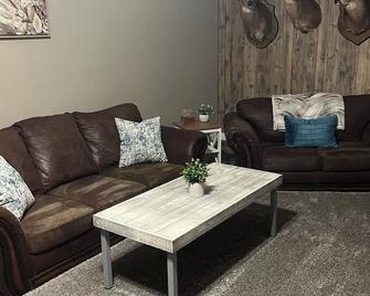 Drunk'N Springs Brick House - Talladega - Sala de estar