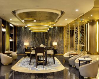 Hilton Istanbul Kozyatagi - Istanbul - Oleskelutila
