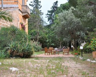 Charming art nouveau villa with stunning views over the Gulf of Castellammare - Terrasini - Patio