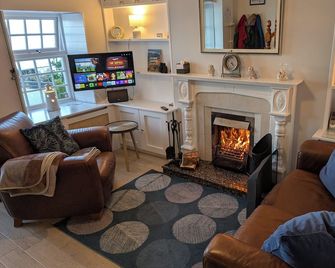 Widows Row Cottage - Newcastle - Salon