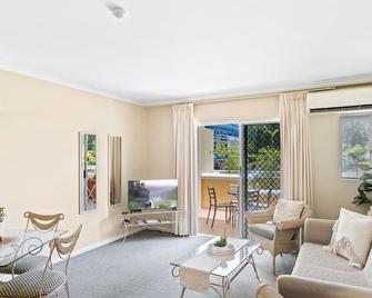 Stylish Cbd Retreat - 8 Il Palazzo - Cairns - Sala de estar