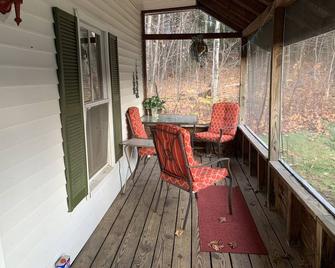 carrollmotel and cottages - Whitefield - Balcony