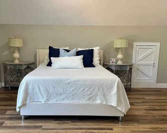Private studio in farm stay in Oxford, Mississippi - Oxford - Bedroom