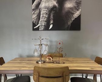 Tamaniroom- a Private 1bed - Tamale - Dining room