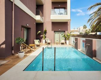 Dionisos Hotel - Mália - Pool