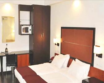 Hotel Kens - Hyderabad - Bedroom
