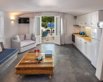 Anema Boutique Hotel & Villas Santorini - Kamari