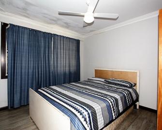 Brooklands - Budget Beach Shack Style Accomodation - Woodridge - Habitación