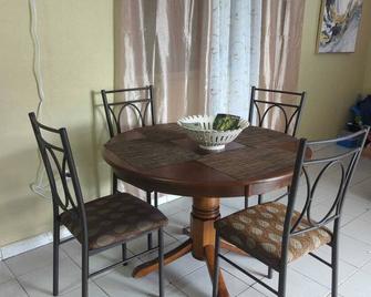 Tidy and Cozy Place to stay - San Juan - Sala pranzo