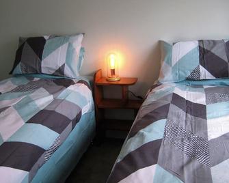 The Grumpy Trout Lodge #Outdoors on our #doorstep! - Turangi - Bedroom