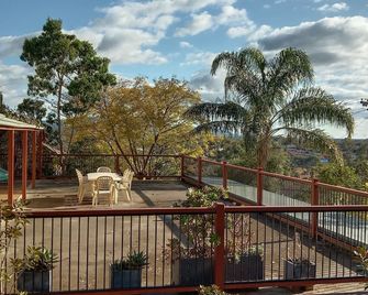 Treetops Escape Albury - Albury - Balcony