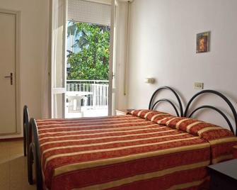 Hotel Mon Pays - Rimini - Bedroom