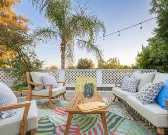 Private Retreat: Hot Tub, BBQ/fire pit, City Views - San Jose - Balcony