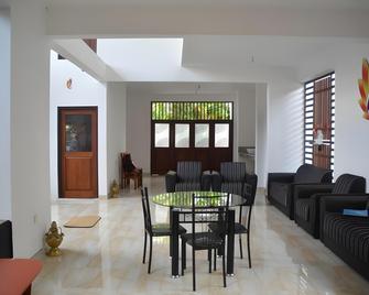 Hotel Planet Residency - Dambulla - Dining room