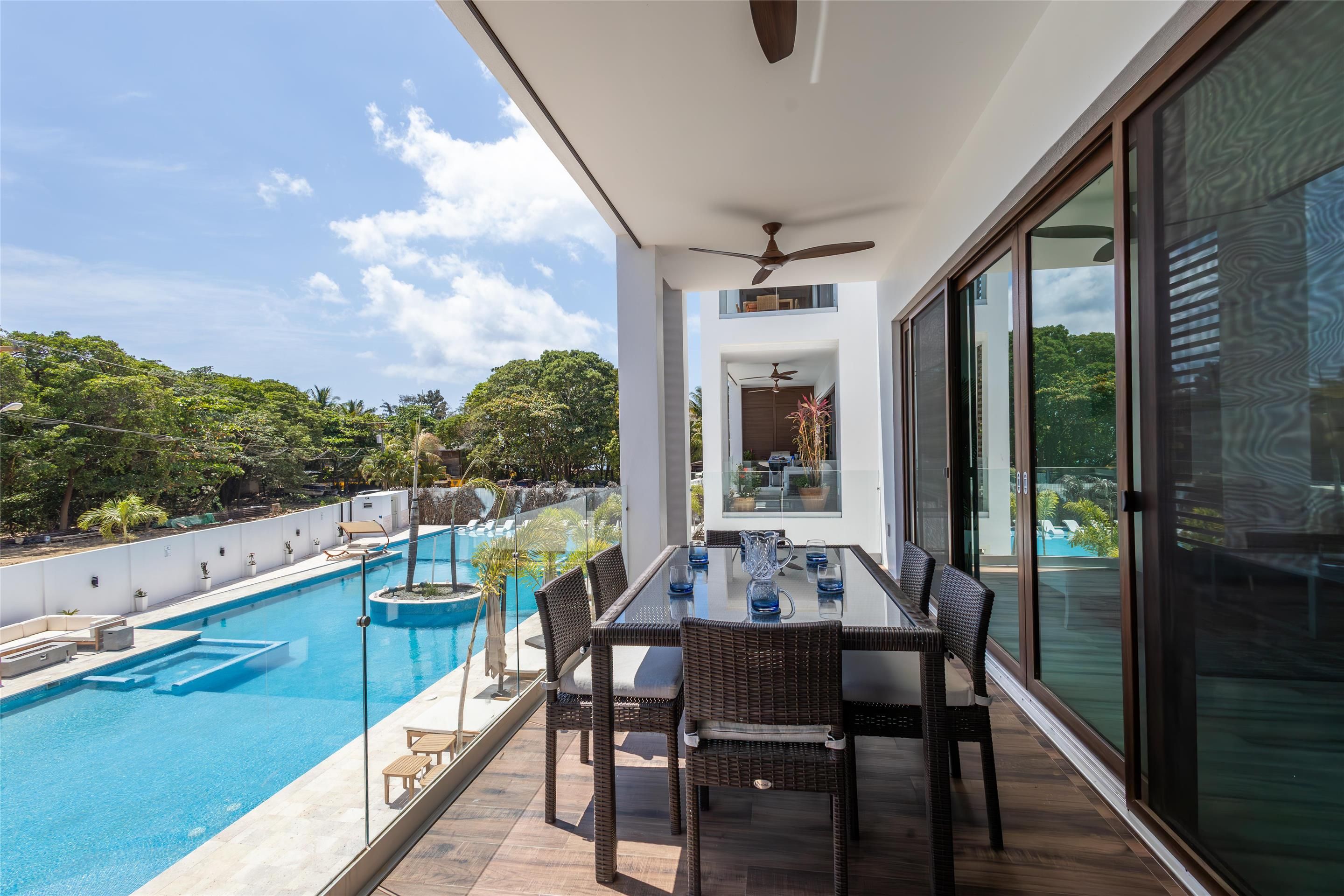 أكوا دي ماري ريزورت - Coxen Hole - حوض السباحة