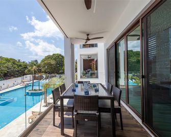 Acqua di Mare Resort - Coxen Hole - Piscine