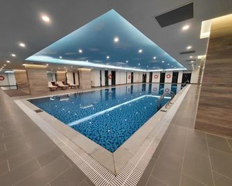 Luxury Apartment Vinhomes Skylake - Hanoi - Pool