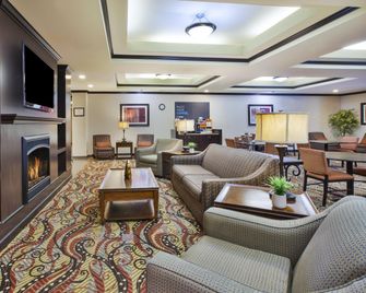 Holiday Inn Express & Suites Wheeling By IHG - Triadelphia - Salónek