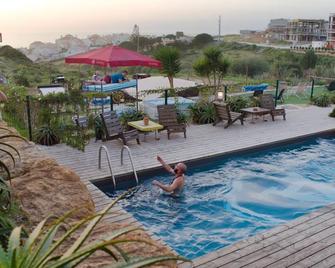 Wot Ericeira Surf Hostel - Mafra - Piscina