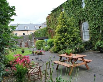 Deebert House Hotel - Kilmallock - Binnenhof