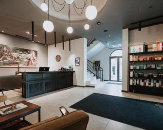 Boscovich Boutique Hotel - Podgorica - Rezeption